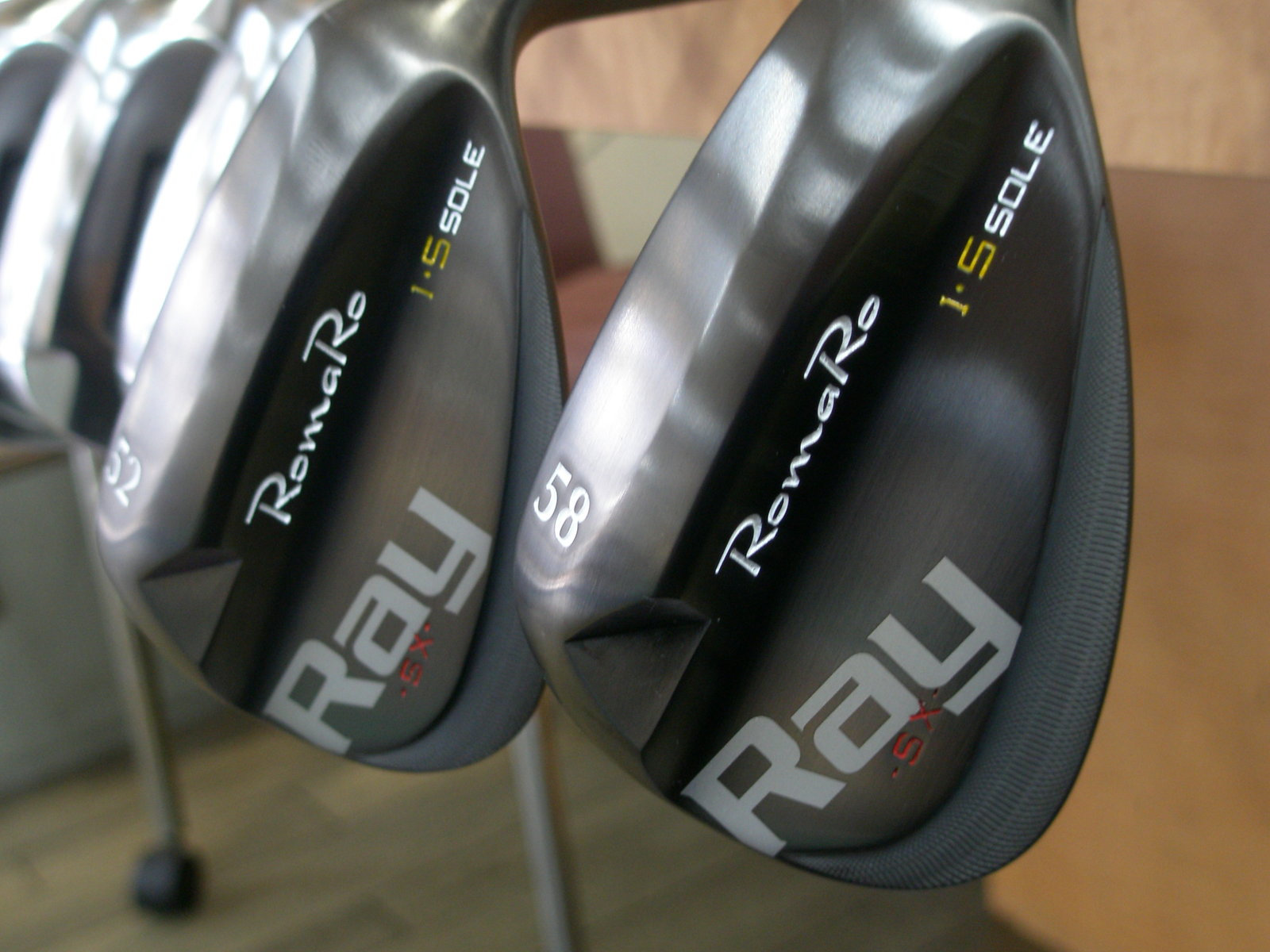 飛びの軟鉄鍛造ポケットキャビティ ロマロrayvタイプrと激スピンウェッジ Raysxisソールウェッジ ゴルフ工房の日々徒然ブログ 京葉ゴルフ