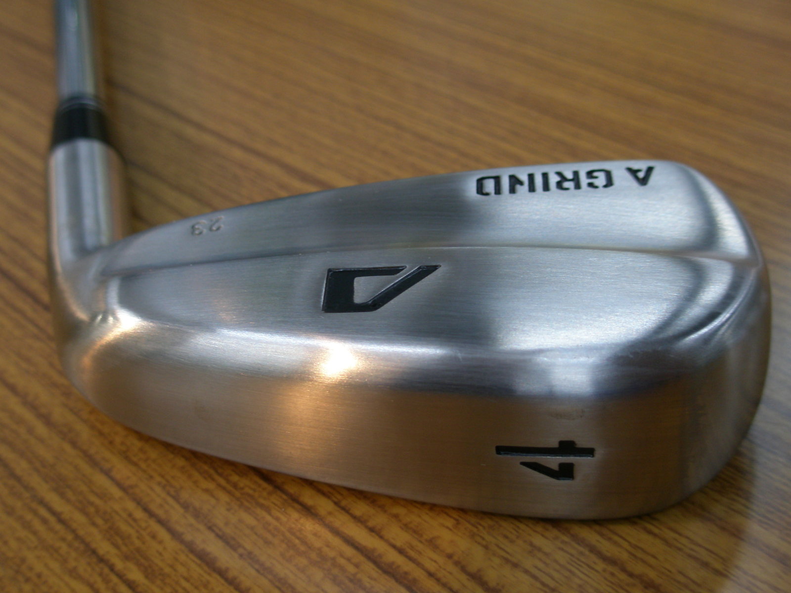 A GRIND 2番アイアン型ユーテリティ