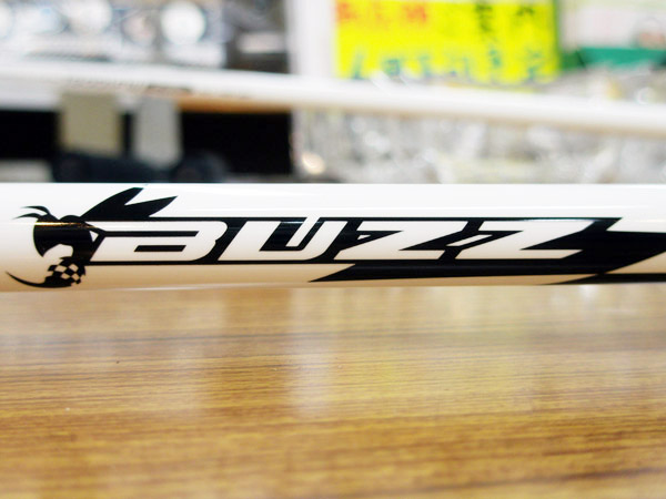 ヘッドの挙動が安定しFWにぴったりのFW専用シャフト！BUZZ  