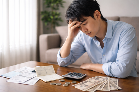 【悲報】大手企業辞めたワイ、半年で貯金100万溶けてガチで震えるｗｗｗ