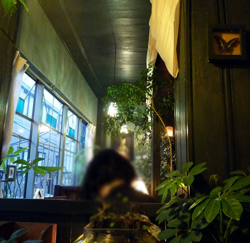 アール座読書館店内2