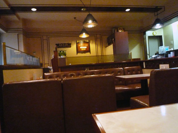 珈琲家東上野店内