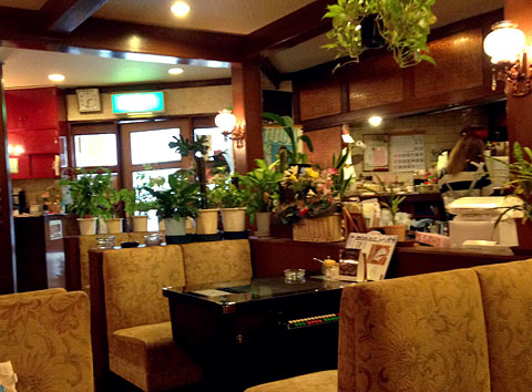 ボタン 東武練馬 昭和型喫茶店の典型 デウスエクスマキな食卓 ボタン 東武練馬 昭和型喫茶店の典型 デウスエクスマキな食卓