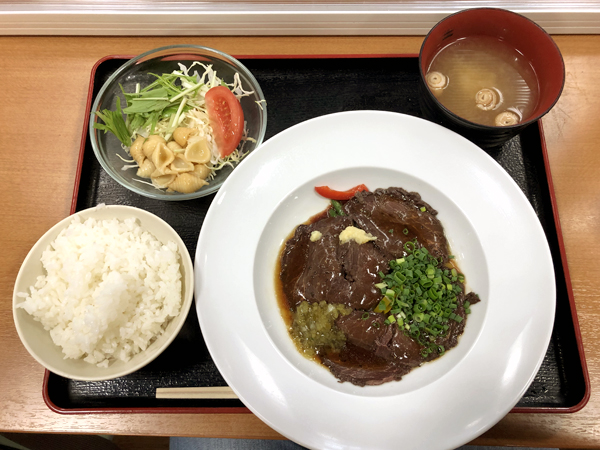イワシ鯨ステーキ膳