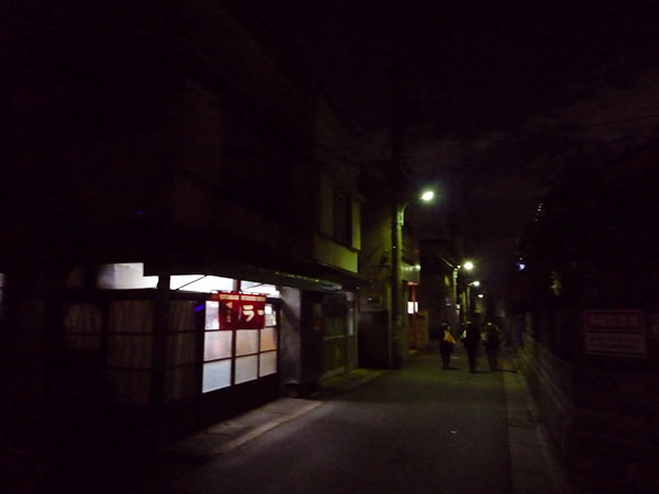 博龍外観夜
