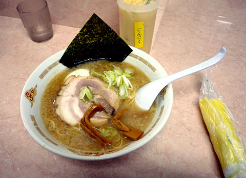 ラーメン全景@白山ラーメン