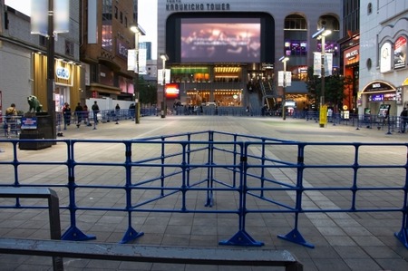 【トー横キッズ】歌舞伎町“トー横”で少年少女ら39人を一斉補導　3分の2は東京以外から　行方不明届の女性も