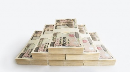 【年収】「45歳の父親の年収が600万しか無くて唖然とした…」←X民ブチギレ