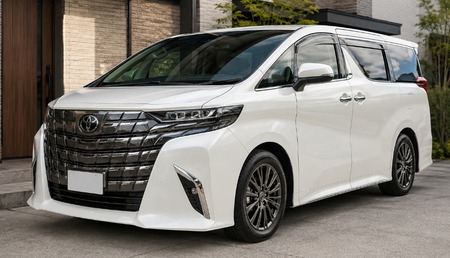 【自動車】給与水準の低い地方都市でも4～500万はするミニバンがそこら中走ってる理由