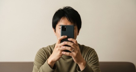 【不倫】不倫してる既婚男性に質問、連絡はどうやって取ってるの？