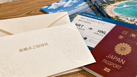 【友情】「一生に一度なのに旅行を優先するなんて」海外旅行を優先して友達の結婚式を欠席した結果、友達を失った