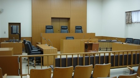 【男女】裁判所職員の女性達、ブチギレ「男女平等にしてといったけど平等に夜も働かせるなんてひどすぎる！」