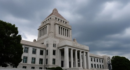 【政治】2年後「1％→8％」に戻せる？　飲食料品の消費税率「4月から1％」首相指示も　自民党内からは異論も