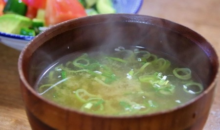 【料理】うちのかーちゃんの味噌汁の作り方がヤバい
