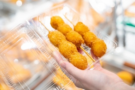 【買い物】独り身おっさんのスーパーの買い物って何で揚げ物ばっかり買っていくん？