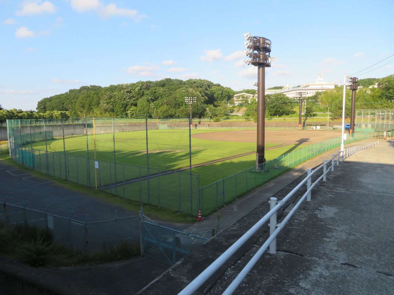 堀北さん わたし 定時で帰ります 吉高由里子球場こと町田市三輪みどり山球場デテール及びロケ地検証です トラさんの純真