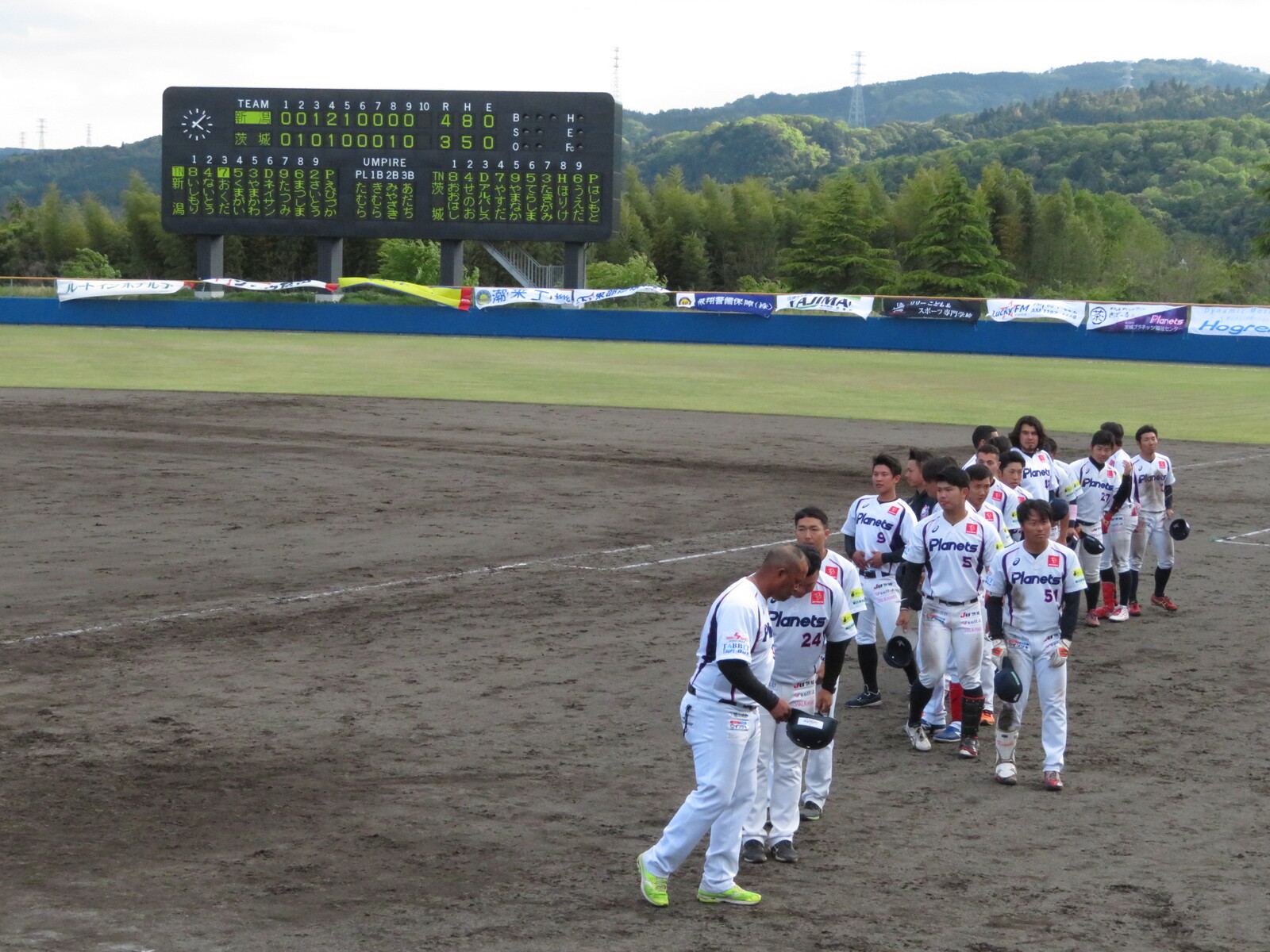 独立リーグ観戦今年15試合目にして初めて両軍ノーエラーに終わった好ゲームの高萩市民球場でしたが トラさんの純真