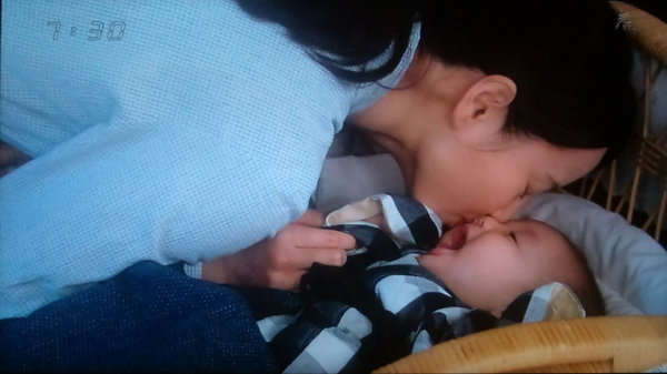 堀北さん 二年ぶりのキスシーンでせうか 梅ちゃん先生 第135回 トラさんの純真