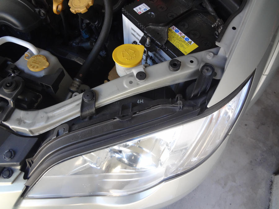 アウトバックのポジションランプ交換 気ままな旅っていいよね