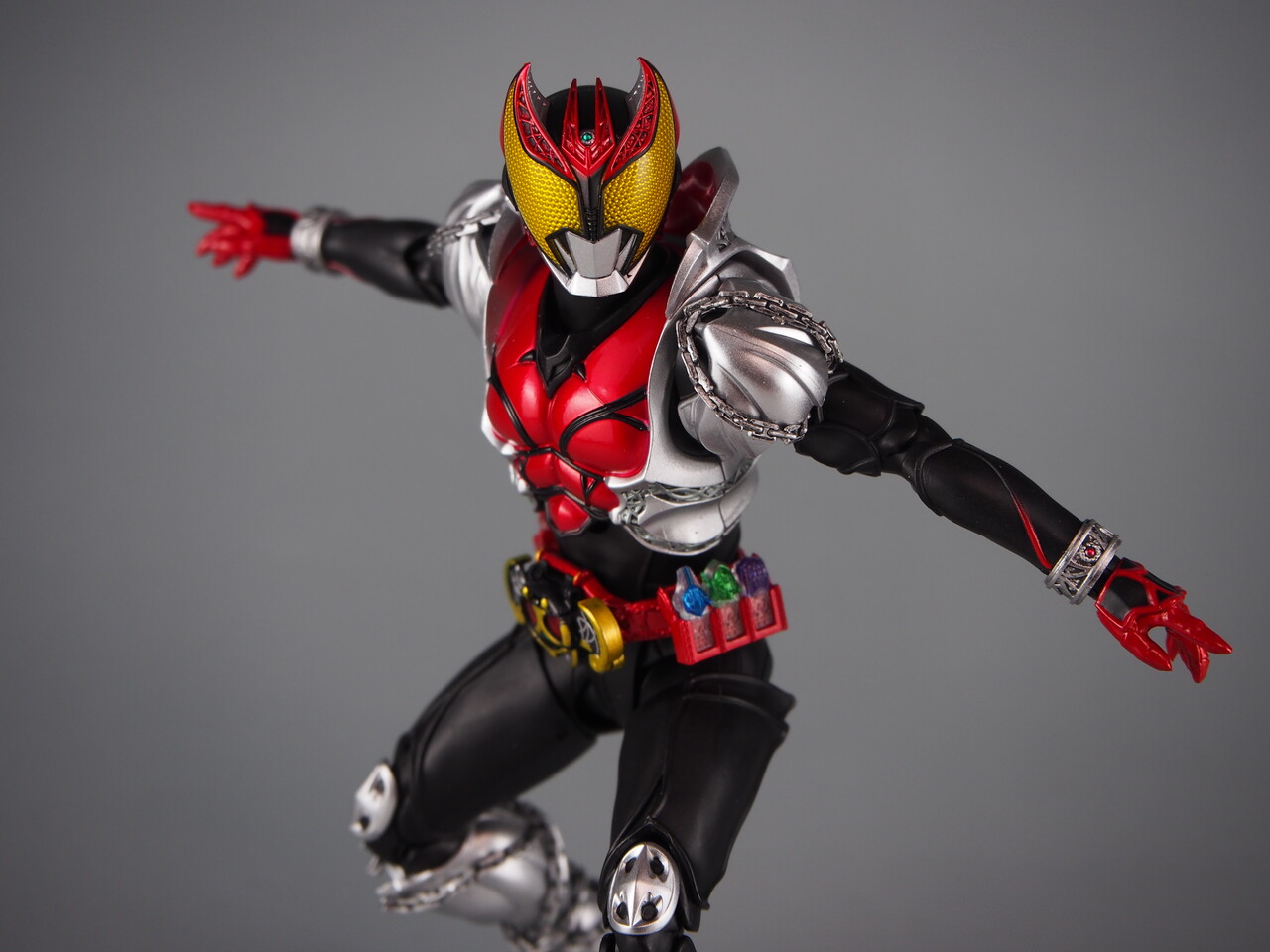 S.H.Figuarts（真骨彫製法） 仮面ライダーキバ キバフォーム : 不玩全