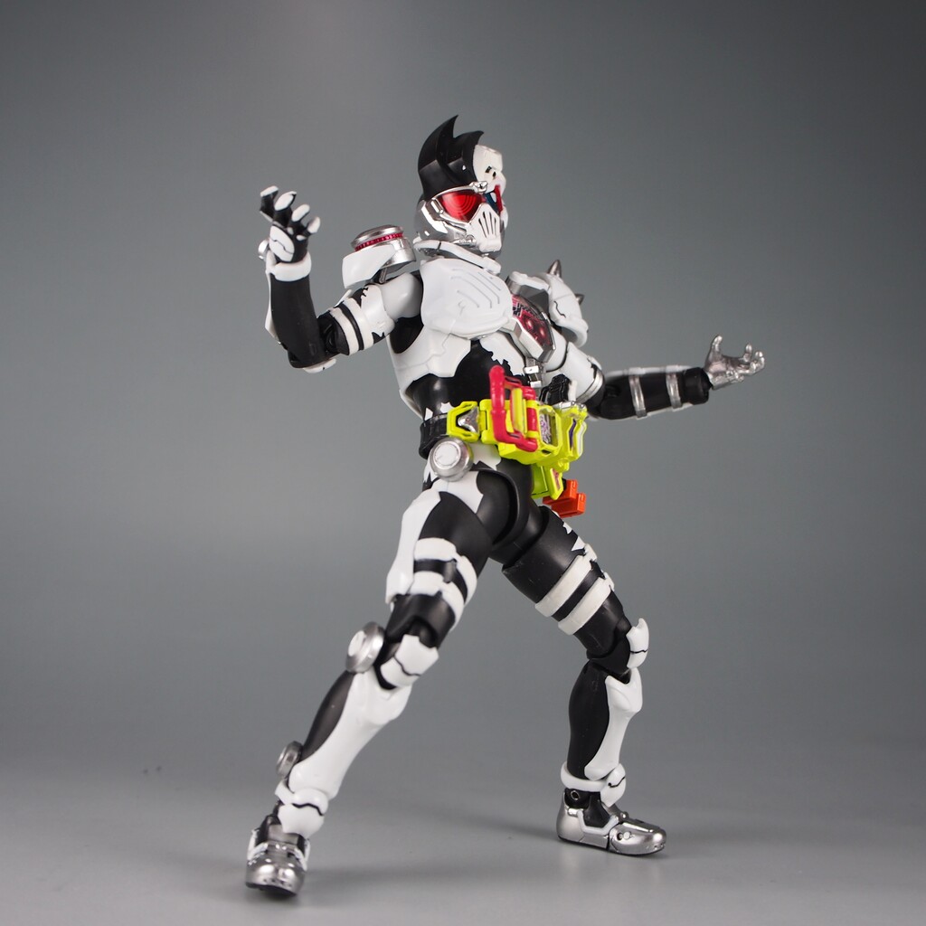 S.H.Figuarts 仮面ライダーゲンム ゾンビアクションゲーマー S.H.Figuarts 仮面ライダーゲンム ゾンビアクションゲーマー