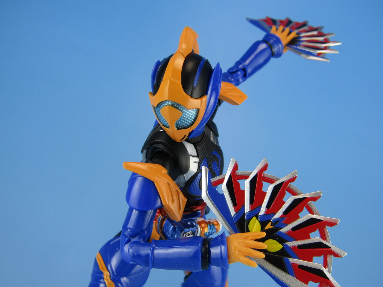 S.H.Figuarts 仮面ライダージャンヌ コブラゲノム＆ラブコフ クジャク 