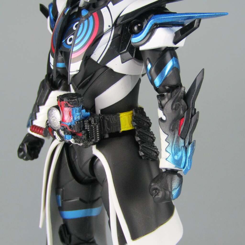 BANDAI - 美品 クローズエボル S.H.Figuarts 仮面ライダークローズエボル | 魂ウェブ
