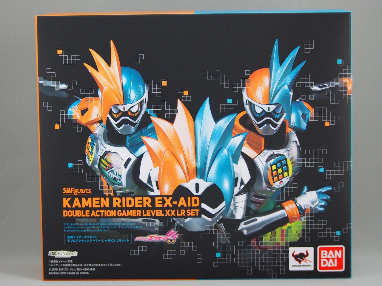 仮面ライダーエグゼイド ダブルアクションゲーマー レベルXX LRセット レビュー】S.H.Figuarts 仮面ライダーエグゼイド ダブル