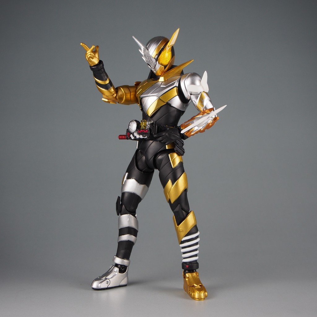 S.H.Figuarts 仮面ライダービルド トライアルフォーム（ラビット