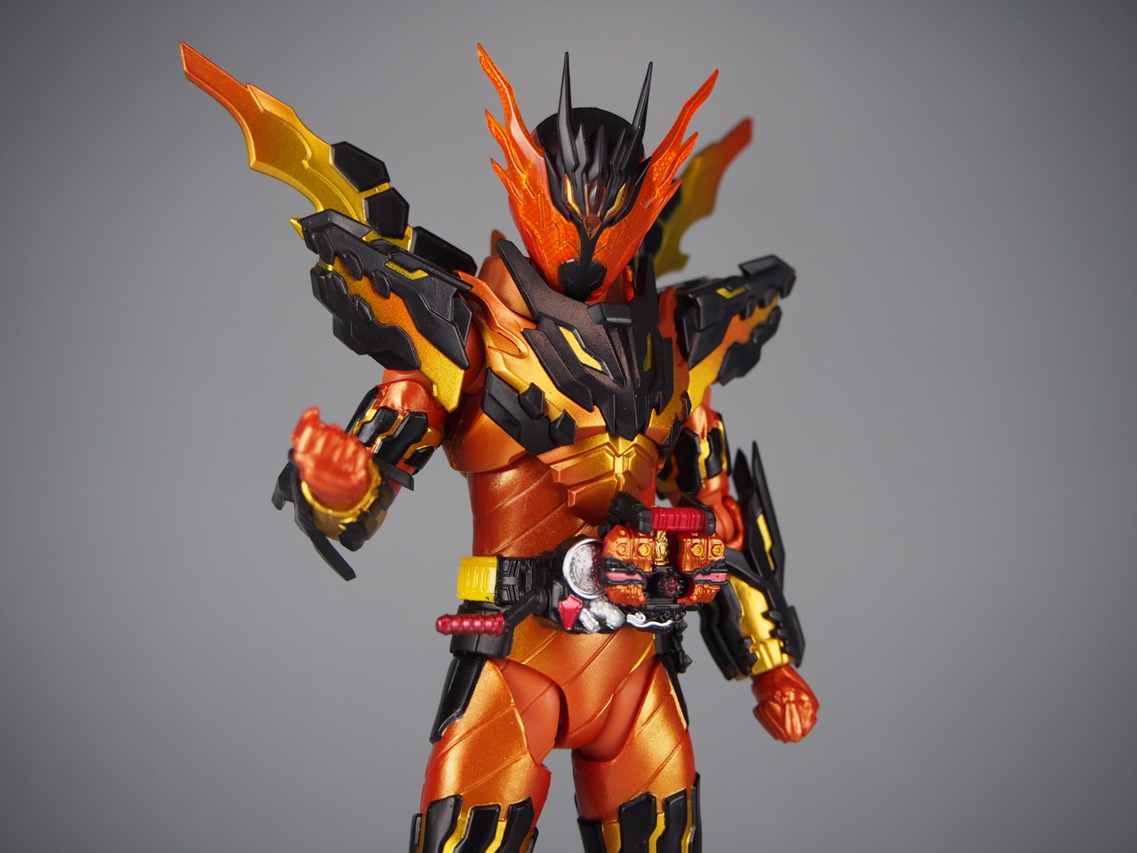 S.H.Figuarts 仮面ライダークローズマグマ