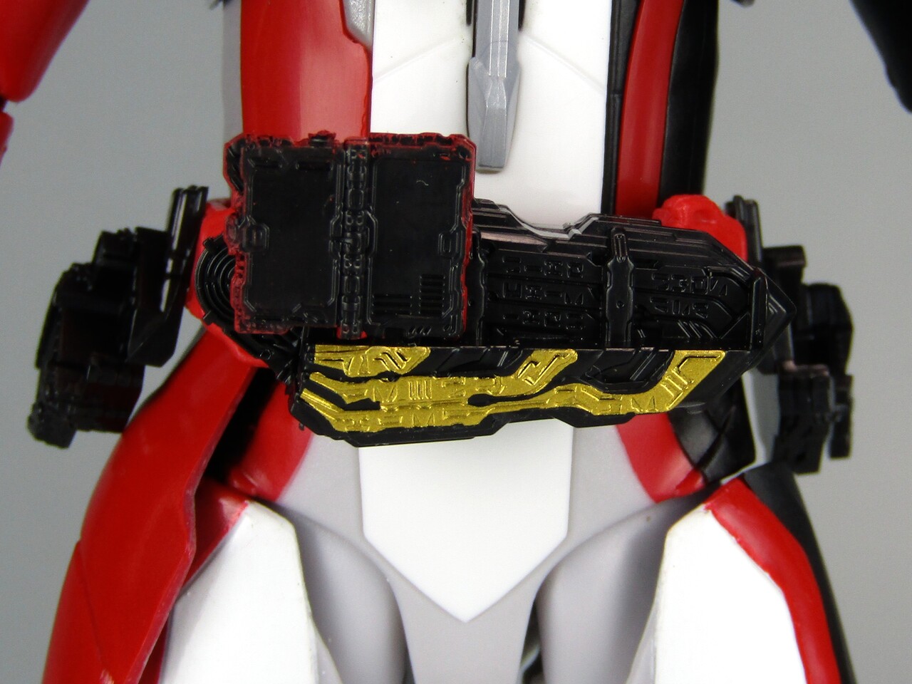 S.H.Figuarts 仮面ライダーセイバー ブレイブドラゴン ‑Metallic