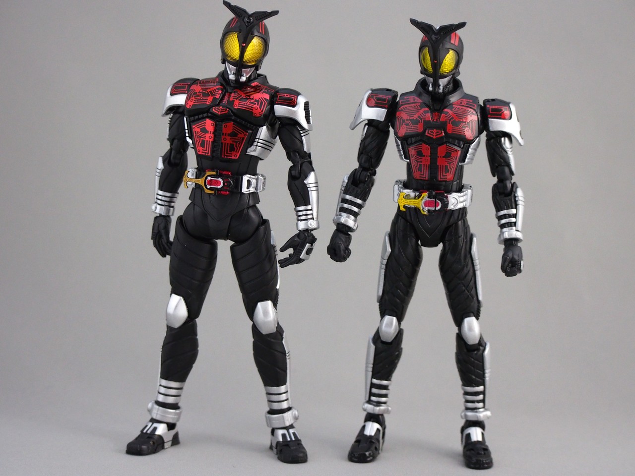 S.H.Figuarts（真骨彫製法）仮面ライダーダークカブト ライダー