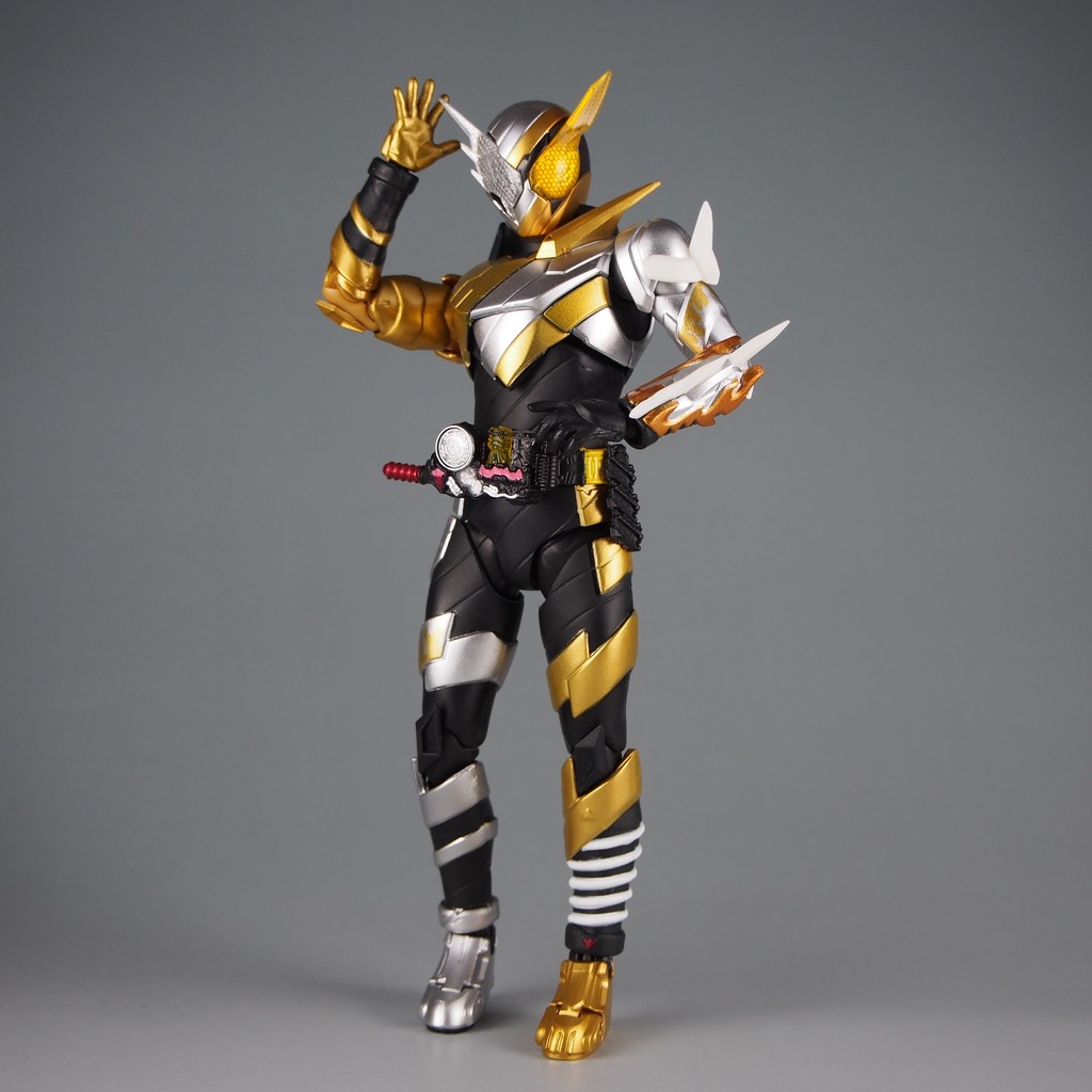 S.H.Figuarts 仮面ライダービルド トライアルフォーム（ラビット