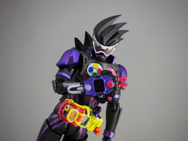 SHFiguarts 仮面ライダーゲンム アクションゲーマーレベル2 Amazon.co.jp: S.H.Figuarts 仮面ライダーゲンム アクションゲーマー