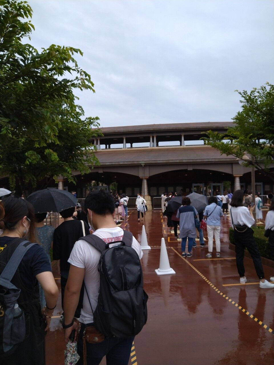 街中よりも安全 コロナ対策下のディズニーシーにいった感想 トラベルあにき