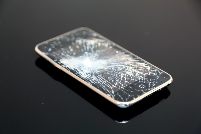 PAK25_iphonegamenwareta_TP_V