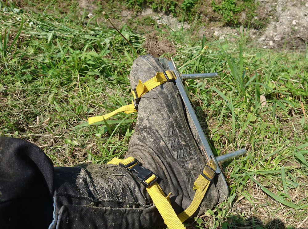 のり面草刈 器具2