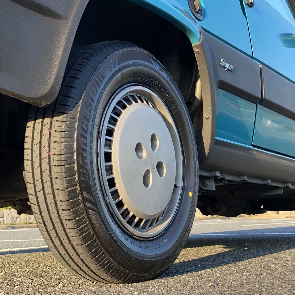 パンダ号、タイヤ新調。 : すぎのいえだより