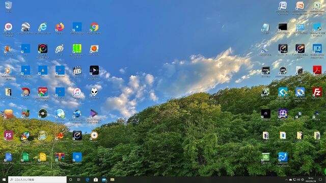 desk990528 (640x360)