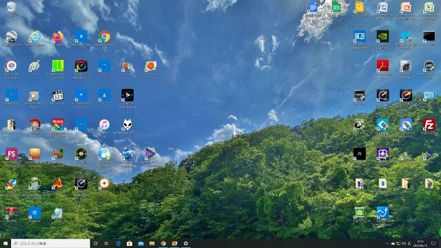 desk2020_0616_1412 (640x360)