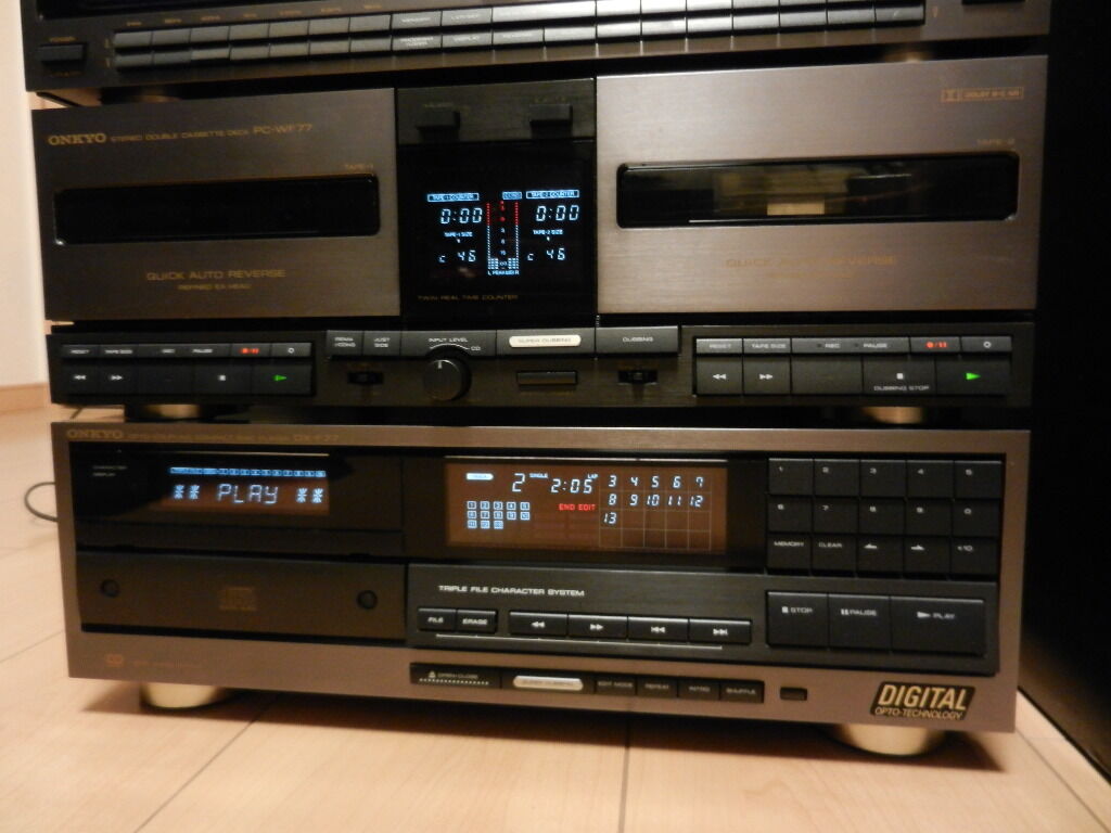 ONKYO DX-F77 ミニコンポ トリプルプレーヤー ONKYO DX-F77 ミニコンポ トリプルプレーヤー