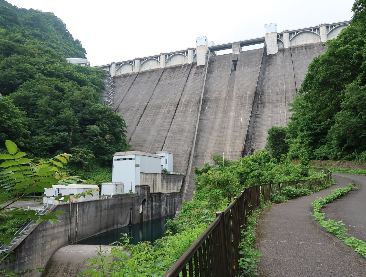 水資源開発機構 浦山ダム（本体編） : 建機なおしごとblog