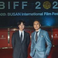 【朗報】坂口健太郎主演『盤上の向日葵』、釜山で見せた衝撃の舞台挨拶やんけ！