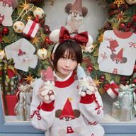 優雅な夜を演出！えなこのクリスマスコーデの魅力とは