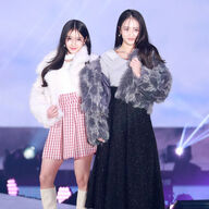 ちょｗ天翔愛と天音がランウェイで神々しい美脚見せびらかしとるｗｗ