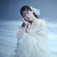 岡咲美保の可愛さに悶絶！ツインテ＆上目遣いショットの魅力