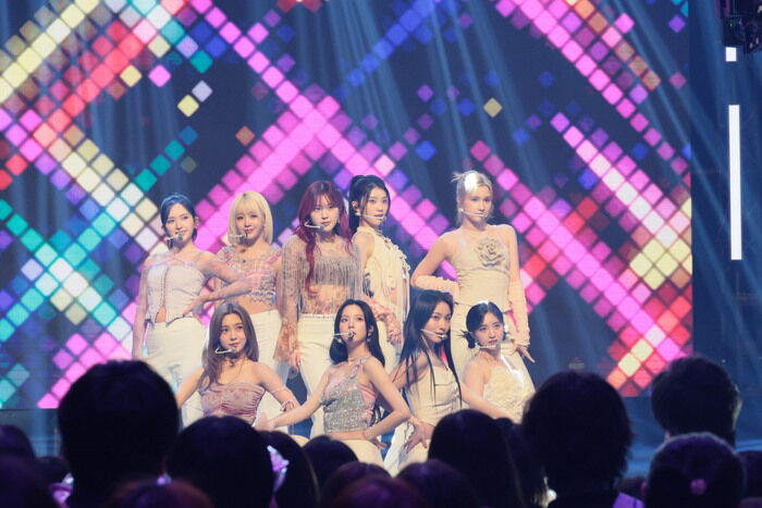 【悲報】Kep1erの「Yum」MVが面白すぎて笑ったwww