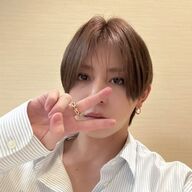 【朗報】山田涼介、姪と旅行デート中やん！距離感がカップルやん！