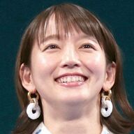 美肌への称賛！吉岡里帆が語る『九龍ジェネリックロマンス』の魅力