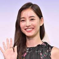 新木優子のオフショット公開！撮影風景が話題に